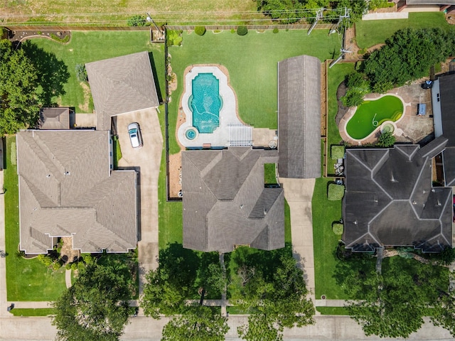 811 Hackberry Ln, Friendswood, TX 77546 - aerial view of a pool area