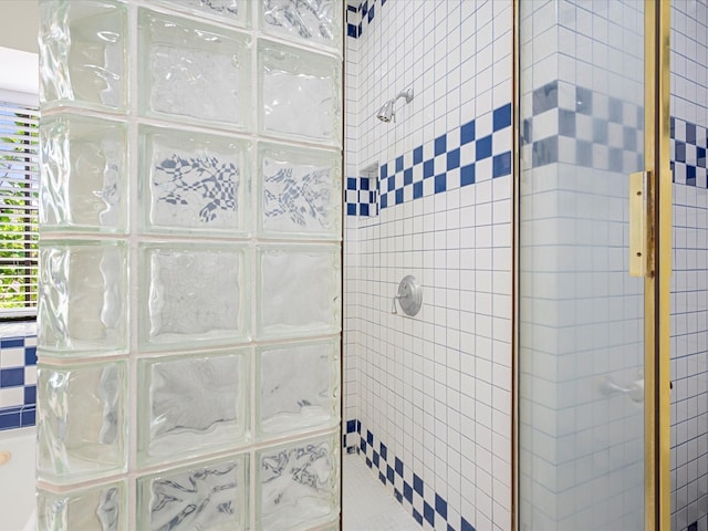 1735 Hodge Lake Ln, Sugar Land, TX 77478 - bathroom with a stall shower