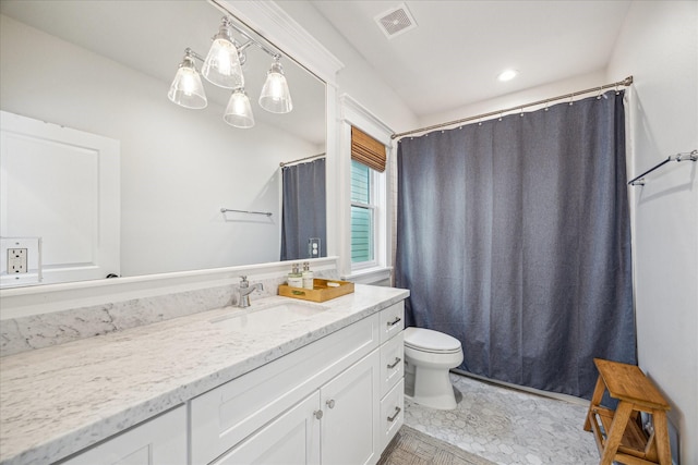 1336 Tulane St, Houston, TX 77008 - bathroom featuring vanity, toilet, and curtained shower