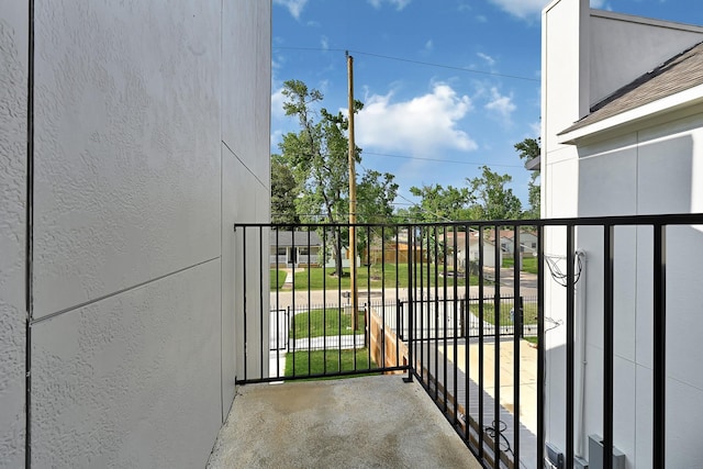 90 Burres St Unit B, Houston, TX 77022 - view of balcony