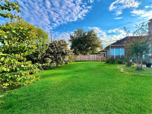 11 Crestview Trl, Houston, TX 77082 - view of yard