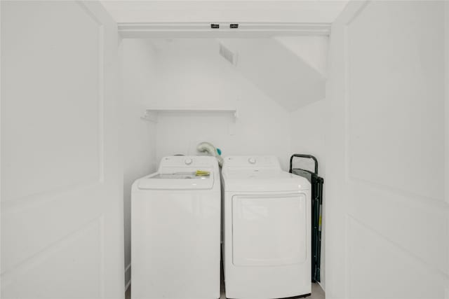 4404 Bond St, Houston, TX 77026 - laundry area featuring separate washer and dryer