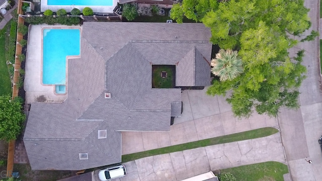 918 Longview Dr, Sugar Land, TX 77478 - view from above of property with a pool area