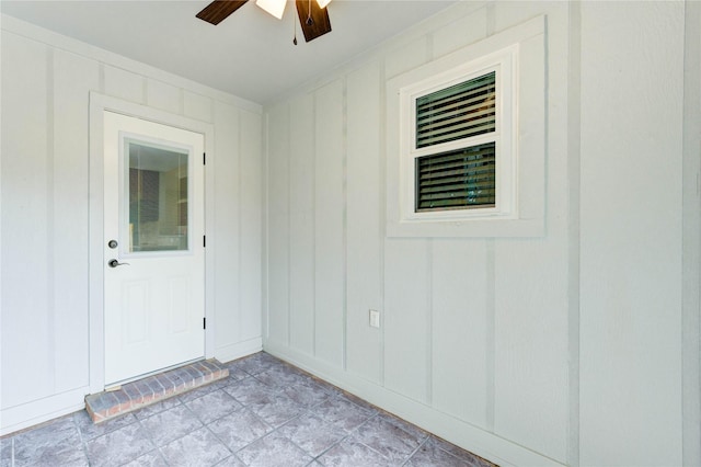 2525 29th Ave N, Texas City, TX 77590 - entrance to property with ceiling fan and board and batten siding