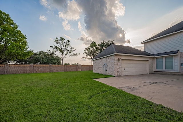 7207 Alder Springs Ct, Katy, TX 77494 - view of yard with an attached garage and driveway