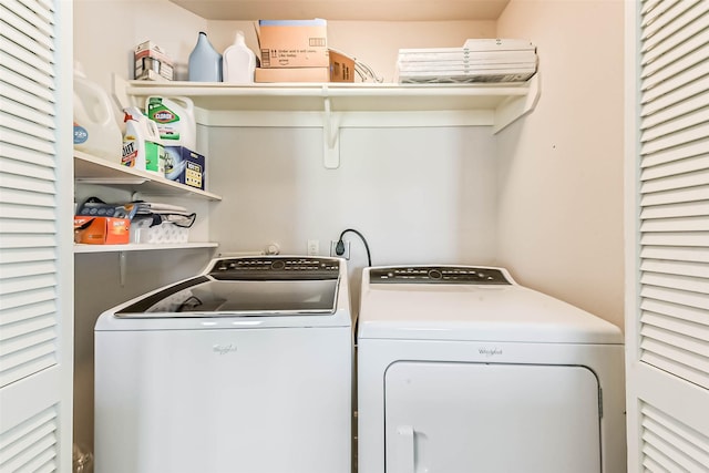 1513 Nagle St, Houston, TX 77003 - laundry room featuring washer and dryer