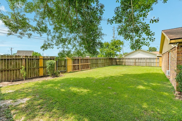 104 Meadowlark Ln, Angleton, TX 77515 - view of yard