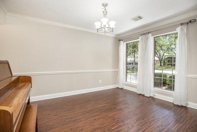 311 Vantage Pointe Cir, League City, TX 77573 - unfurnished room featuring a chandelier, wood finished floors, ornamental molding, and baseboards