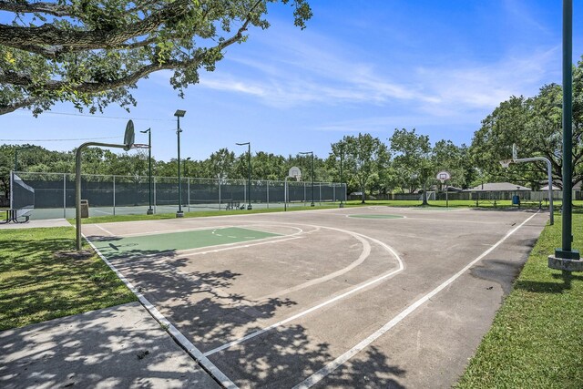 311 Vantage Pointe Cir, League City, TX 77573 - view of basketball court with community basketball court