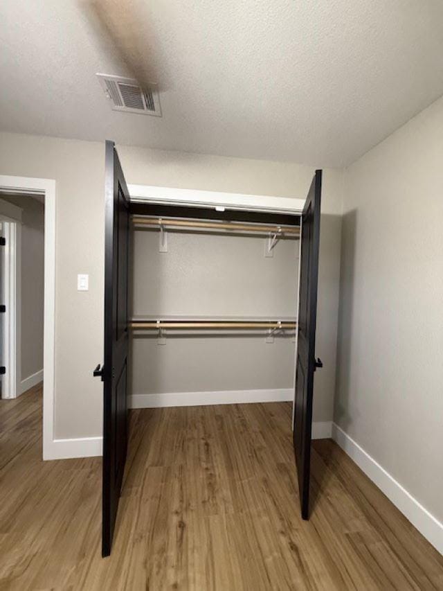 674 Meadowgreen Dr, Port Neches, TX 77651 - view of closet