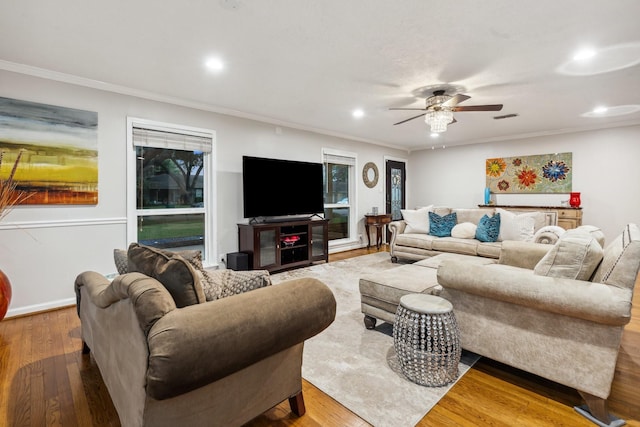 9623 Val Verde St, Houston, TX 77063 - living area with ornamental molding, wood finished floors, ceiling fan, recessed lighting, and baseboards