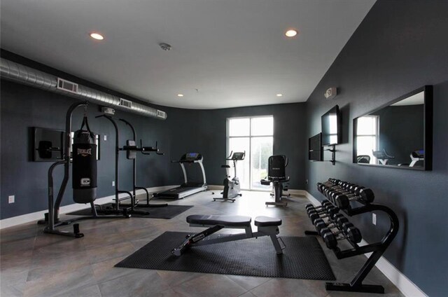 1011 Studemont St Unit 304, Houston, TX 77007 - workout area featuring baseboards and recessed lighting