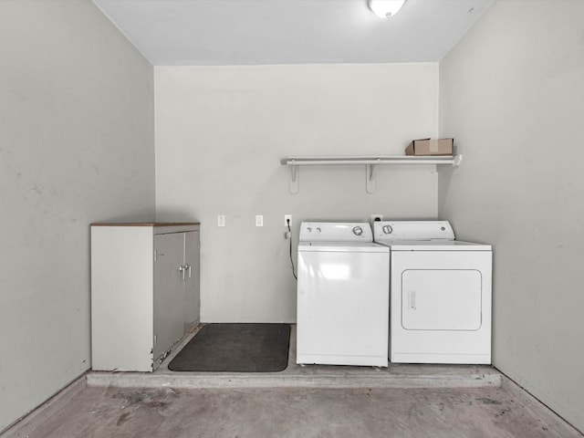 2234 Naomi St, Houston, TX 77054 - washroom with independent washer and dryer