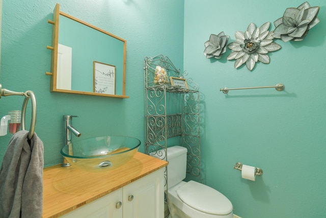13814 Swan Hollow Ln, Houston, TX 77041 - half bathroom featuring toilet and vanity
