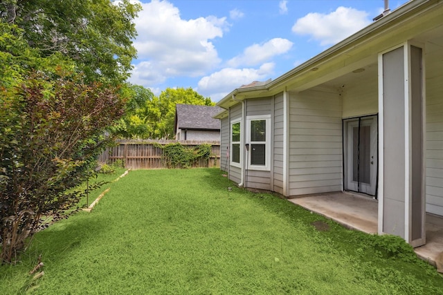 5041 Mallow St, Houston, TX 77033 - view of yard featuring a patio