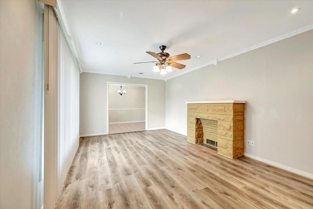 515 Canadian St, Houston, TX 77009 - unfurnished living room featuring ornamental molding, light wood-style floors, a ceiling fan, baseboards, and recessed lighting