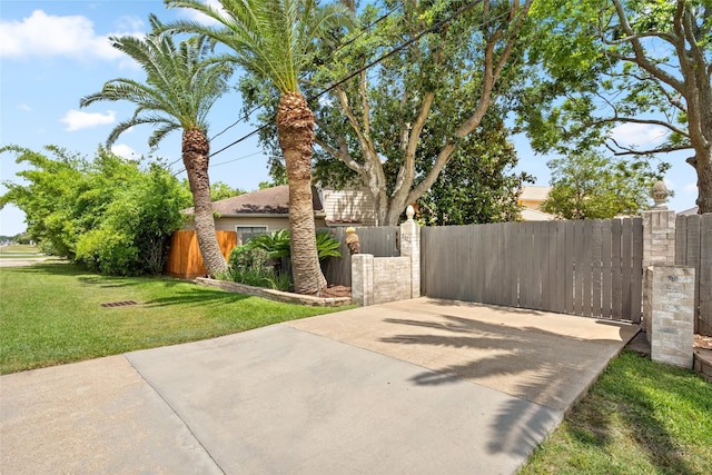 5123 W Bayshore Dr, Bacliff, TX 77518 - view of property exterior with a gate