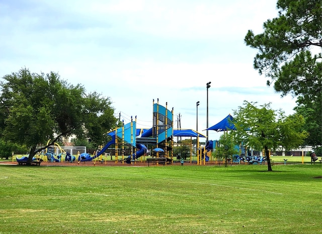 3135 Apple Dr, Missouri City, TX 77459 - community playground with a yard