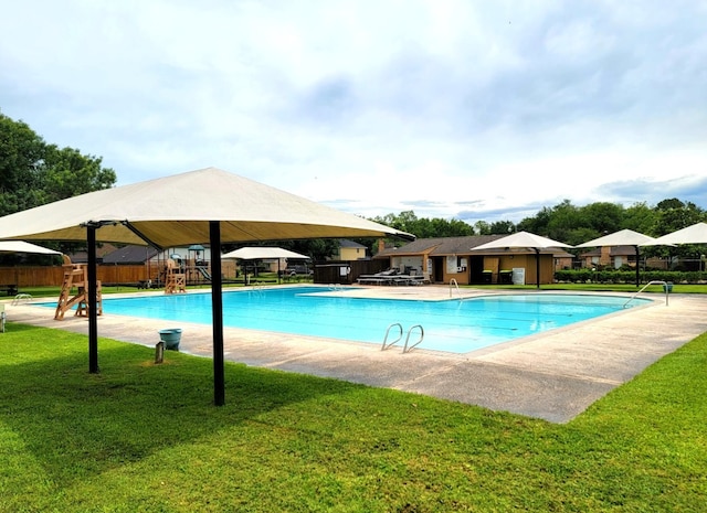 3135 Apple Dr, Missouri City, TX 77459 - community pool with a patio