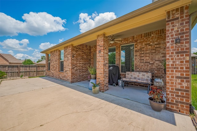 8107 Bosphorus St, Houston, TX 77044 - view of patio with a ceiling fan