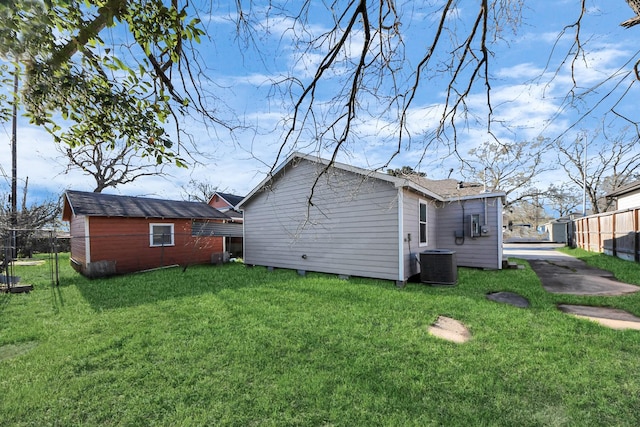 3437 Seabrook St, Houston, TX 77021 - rear view of property with cooling unit