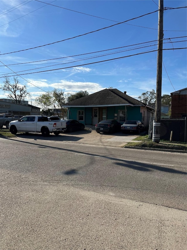 304 Lockwood Dr, Houston, TX 77011 - view of front of home
