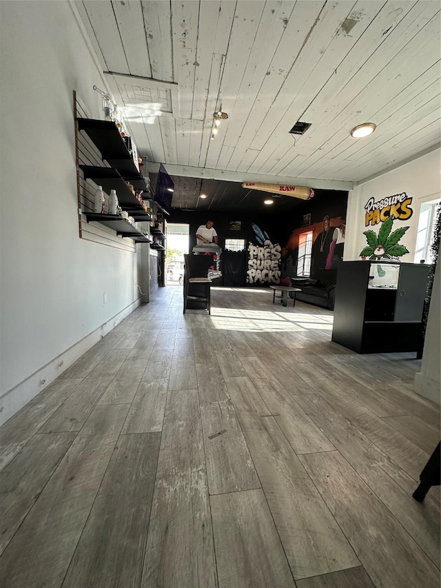 304 Lockwood Dr, Houston, TX 77011 - welcome area with wooden ceiling