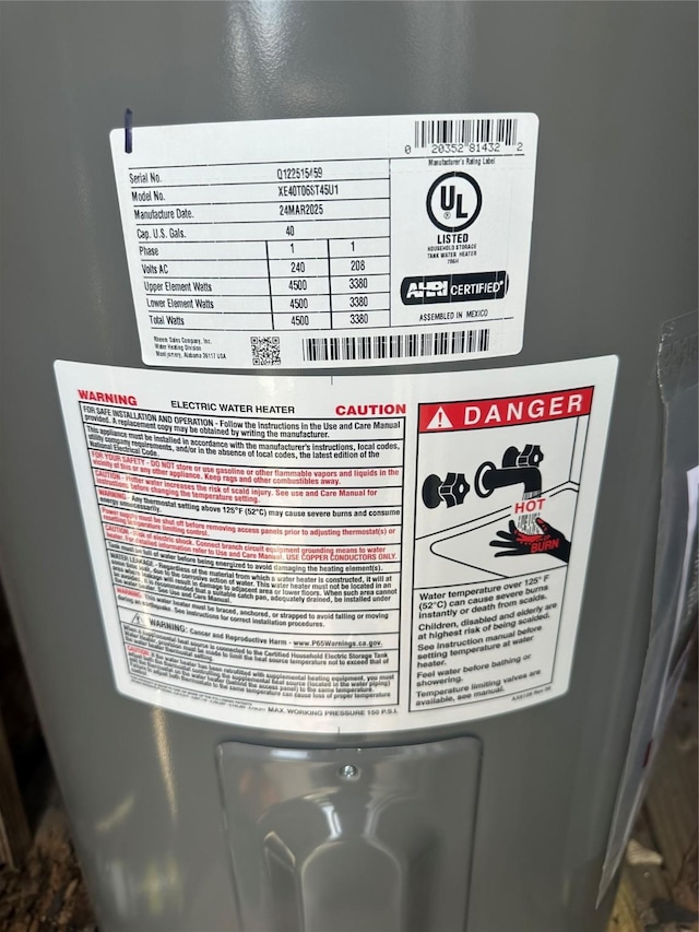 304 Lockwood Dr, Houston, TX 77011 - detailed view of water heater