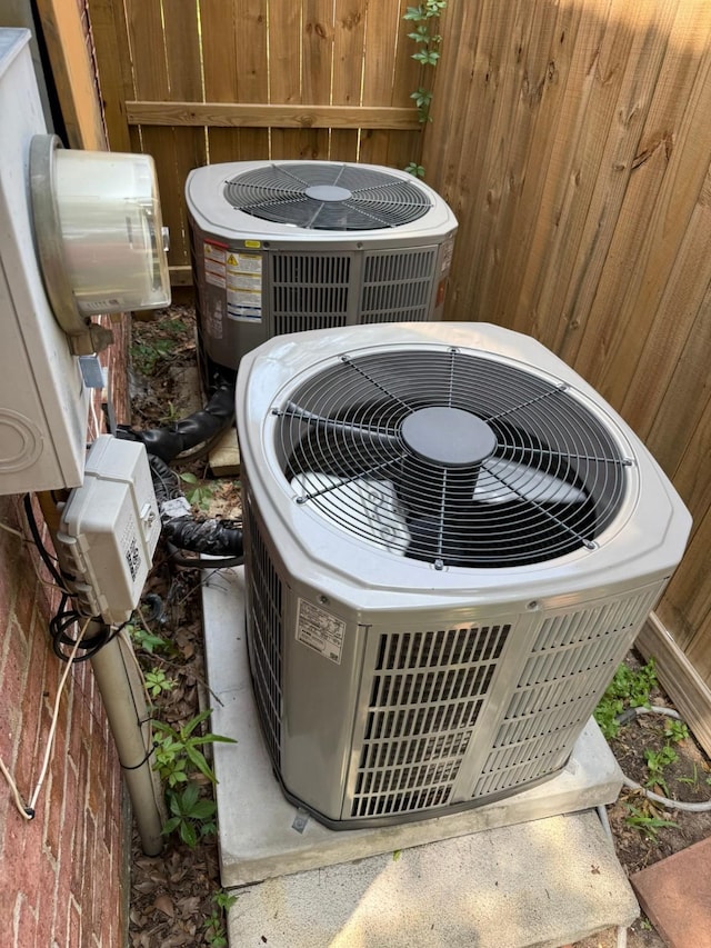 11442 Galbreath Dr, Houston, TX 77066 - exterior view of central air condition unit