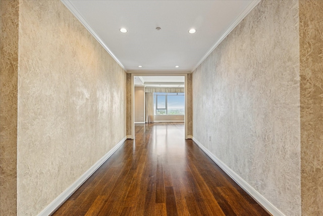 1000 Uptown Park Blvd Unit 181, Houston, TX 77056 - empty room featuring crown molding, wood finished floors, recessed lighting, and baseboards