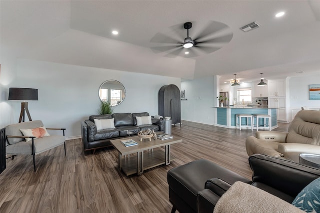 1427 Bamboo Dr, Tiki Island, TX 77554 - living room featuring ceiling fan, wood finished floors, baseboards, and recessed lighting