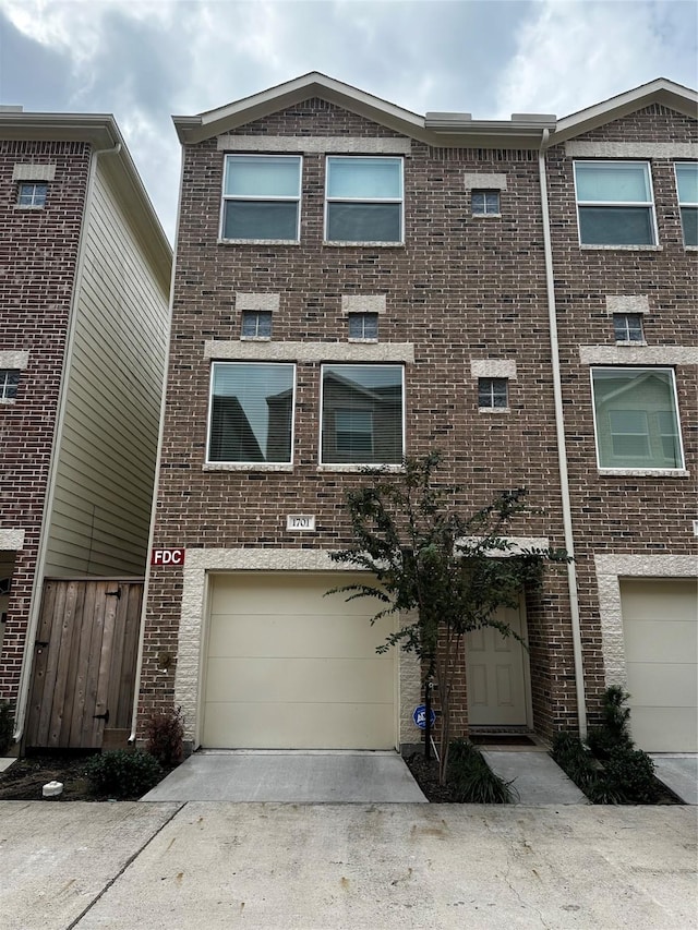 8705 Bryam St Unit 1701, Houston, TX 77061 - photo 2