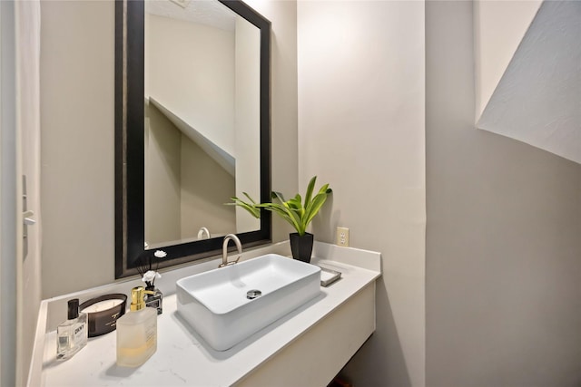 259 W Thorn Way, Houston, TX 77015 - bathroom featuring vanity