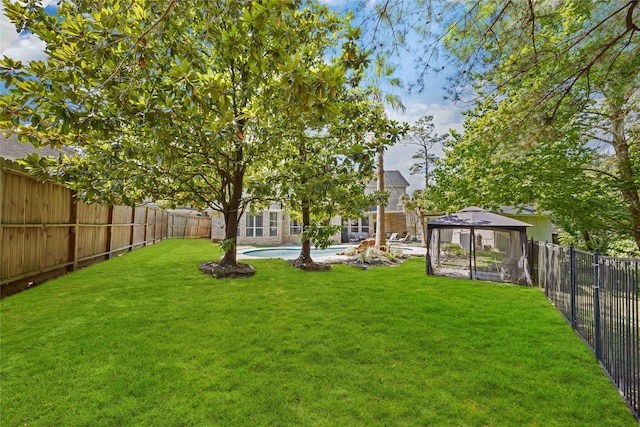 259 W Thorn Way, Houston, TX 77015 - view of yard with a gazebo
