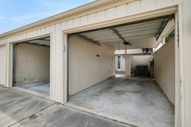 1321 Fountain View Dr Unit 131, Houston, TX 77057 - garage featuring a garage door opener