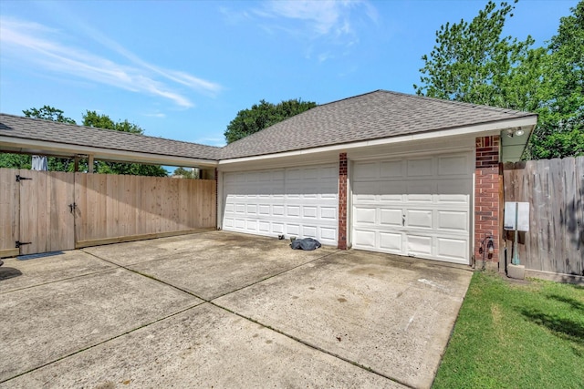3602 Garrettsville Dr, Pearland, TX 77584 - garage with driveway