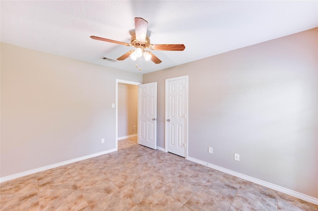 4430 Peridot Ln, Friendswood, TX 77546 - unfurnished bedroom featuring ceiling fan, baseboards, and a closet