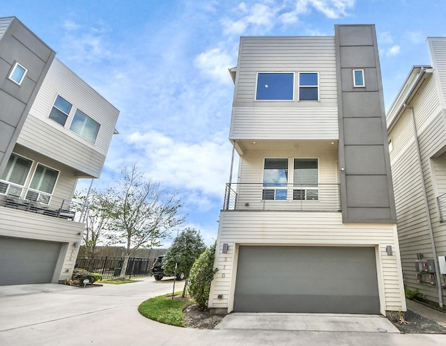 310 Eado Park Cir, Houston, TX 77020 - view of concrete surface