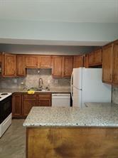 1433 Cedar Post Ln, Houston, TX 77055 - photo 9