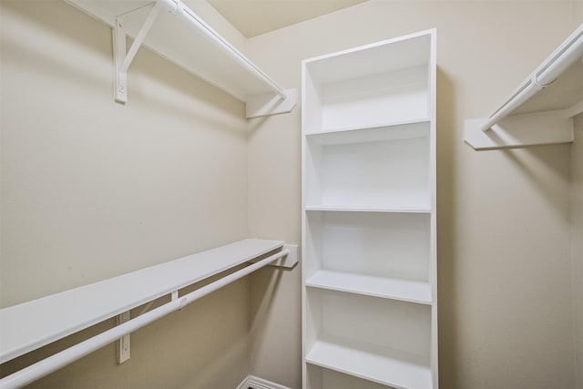 231 W 26th St, Houston, TX 77008 - view of spacious closet
