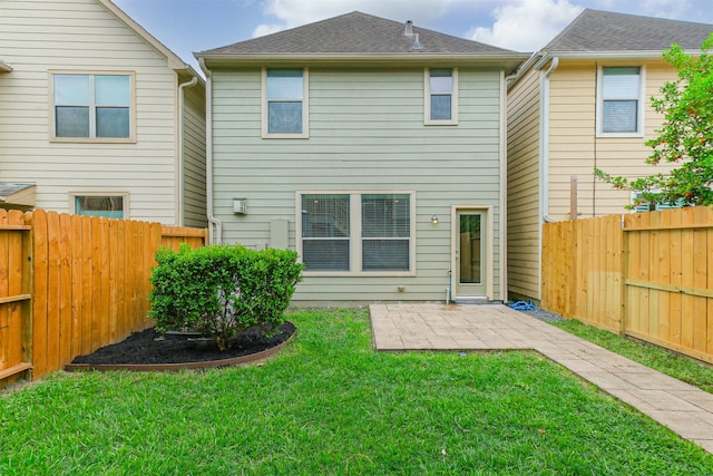 231 W 26th St, Houston, TX 77008 - back of property with a patio area
