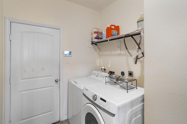 2715 Wembley Way, Rosenberg, TX 77471 - laundry area featuring washer and dryer