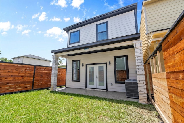 6613 Ave O, Houston, TX 77011 - back of property with french doors