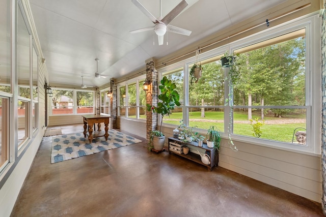 11710 Creek View Ln, Conroe, TX 77385 - sunroom / solarium with a ceiling fan