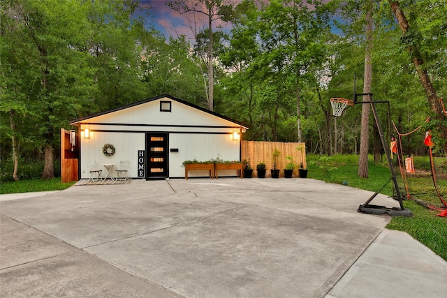 11698 Creek View Ln, Conroe, TX 77385 - view of garage