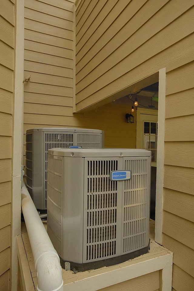 907 Davis Rd, League City, TX 77573 - exterior view of cooling unit