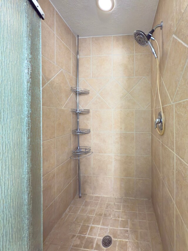 5227 Brinkman Ct, Houston, TX 77091 - full bath with a tile shower