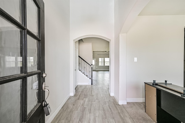 350 Selah Ct, Alvin, TX 77511 - entryway with arched walkways and stairway