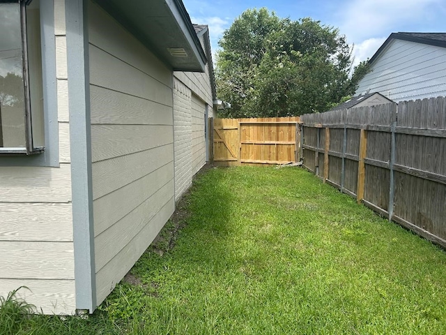 6322 Purple Sage Rd, Houston, TX 77049 - view of yard with a gate