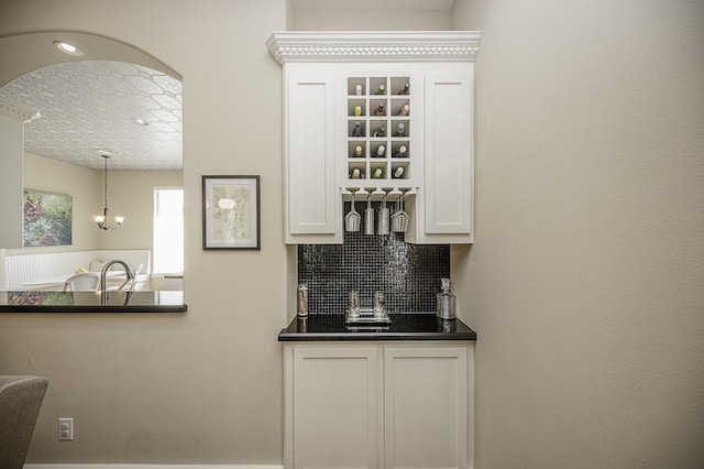 1239 W 22nd St Unit C, Houston, TX 77008 - indoor wet bar with pendant lighting and decorative backsplash